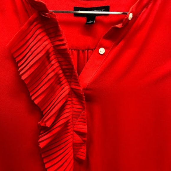 Banana Republic Red sleeveless blouse - Picture 4 of 5